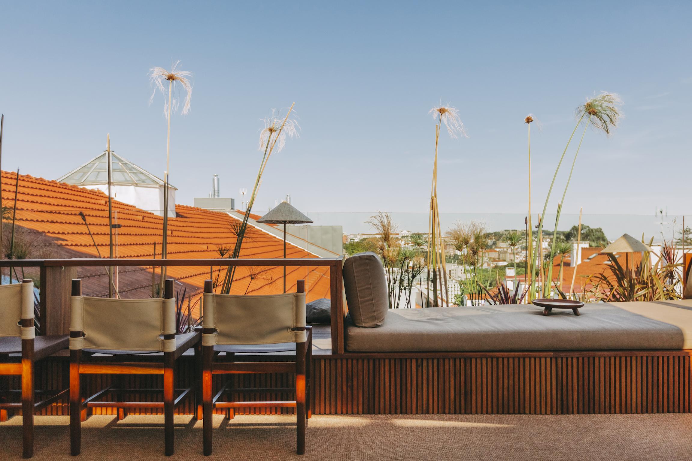 The Vintage Hotel & Spa Lisboa Exteriér fotografie The rooftop bar at the hotel